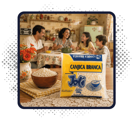 Imagem de uma família com um pacote de Canjica Branca | Joli Cereais