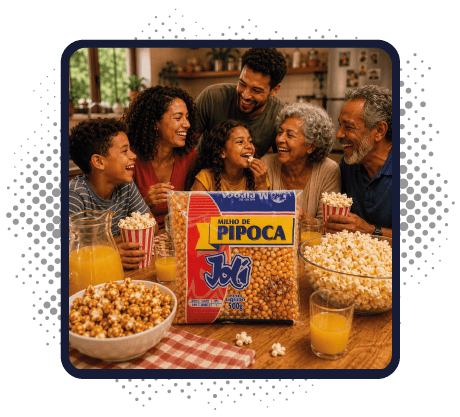 Imagem de uma família com um pacote de Milho de Pipoca | Joli Cereais